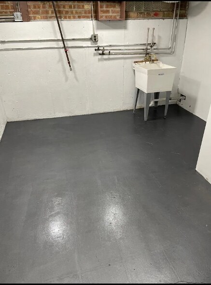 Building Photo - 12327 S Justine St