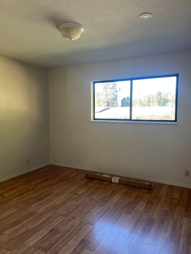 Building Photo - Blue Lake House Tier 2