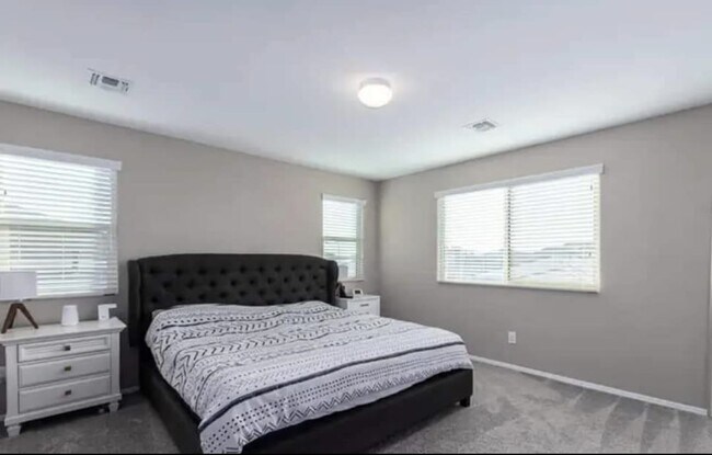Master - 4391 W Federal Way