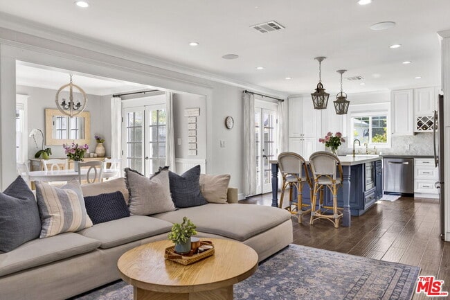 Building Photo - 4621 Allott Ave