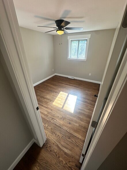 Building Photo - 9149 Wintergreen Dr