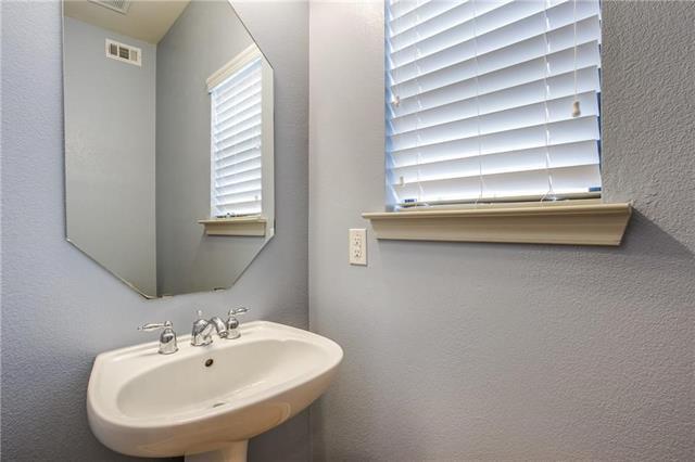 Building Photo - 2415 Stutz Dr