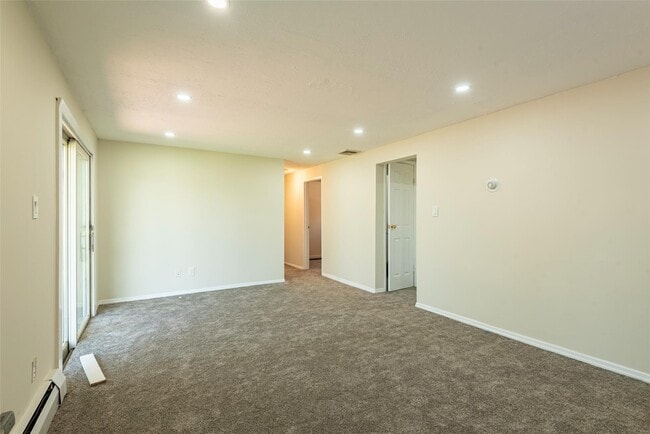 Building Photo - 2515 S Seamans Neck Rd