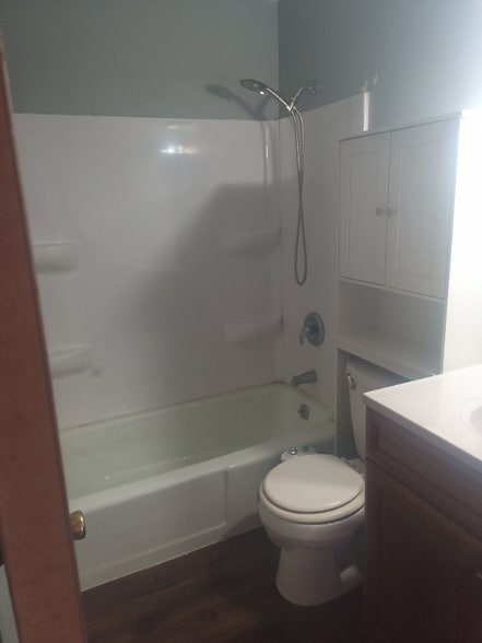 Building Photo - 2915 Park Terrace Dr