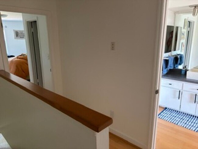 Building Photo - 2 bedrooms, 2.5 bathrooms Condo Located on Carr St
