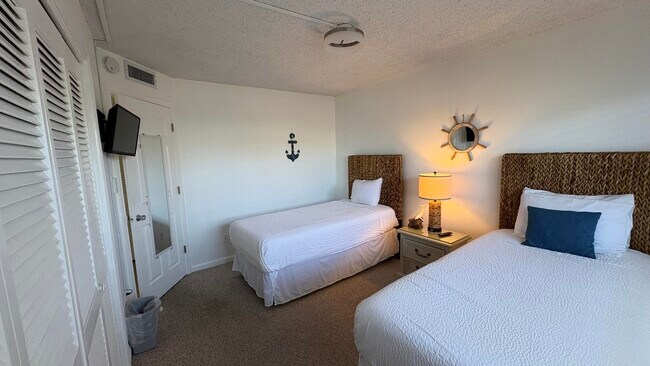 Building Photo - 909 Santa Rosa Blvd