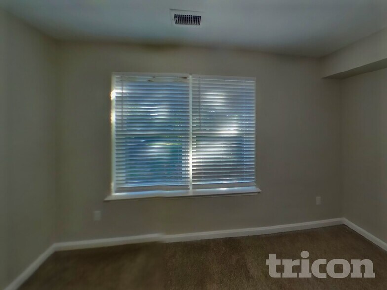 Building Photo - 1277 Collier Ln