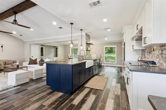 Building Photo - 1006 Spanish Trail