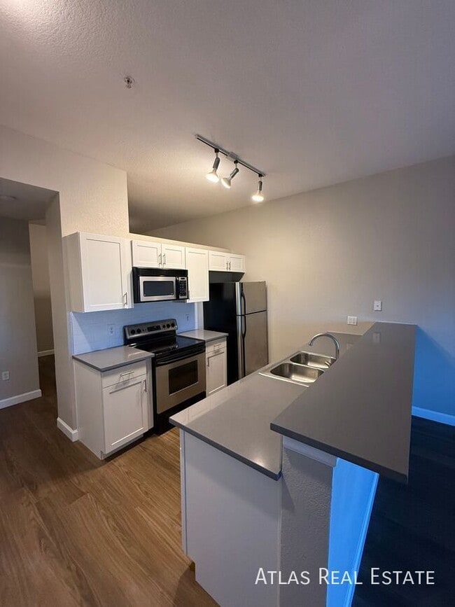 Building Photo - 15475 E Andrews Dr