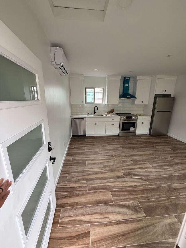 Building Photo - Newly Built 1-Bedroom ADU in Prime Pacific...