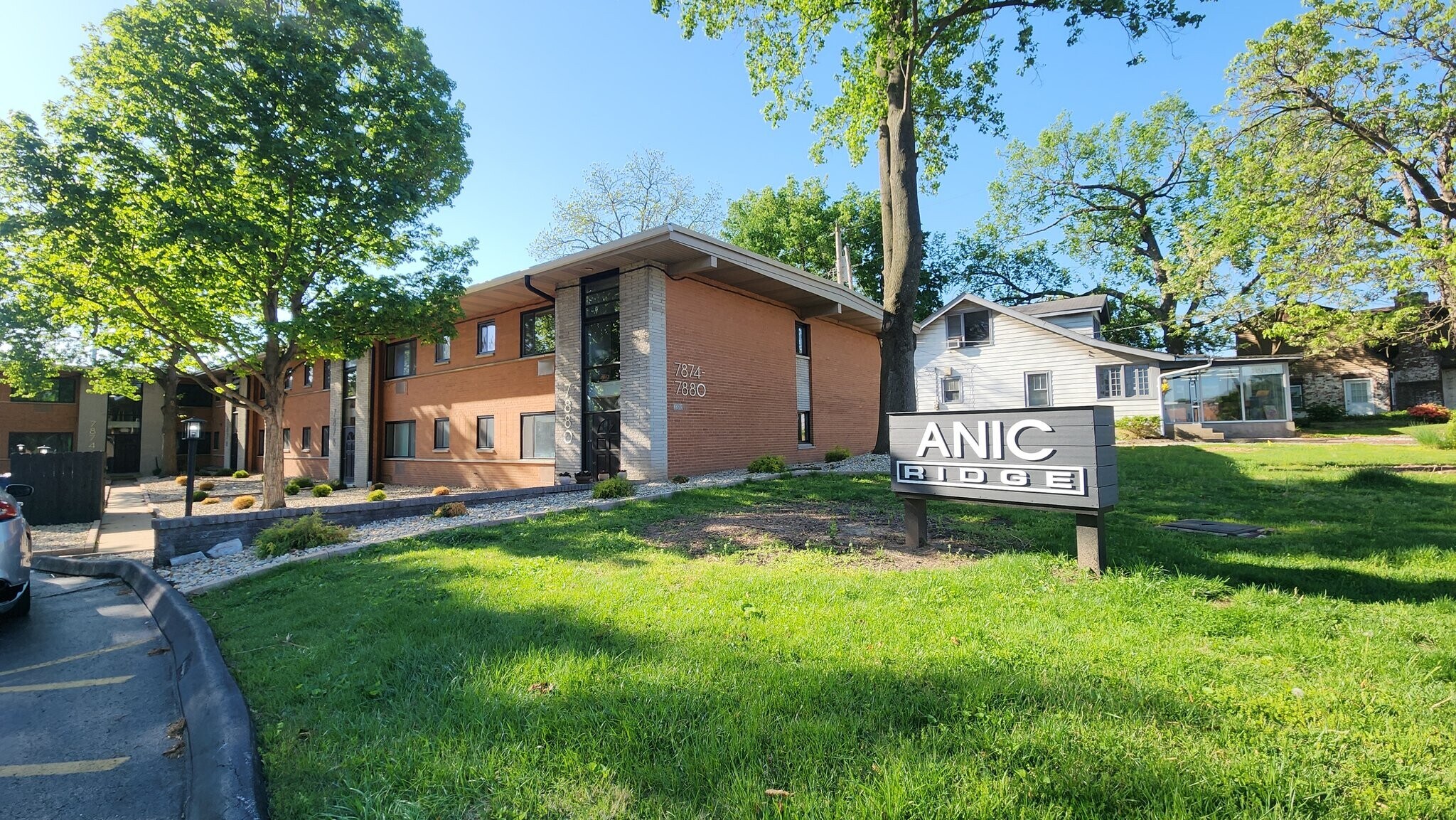 Building Photo - 7880 Big Bend Blvd