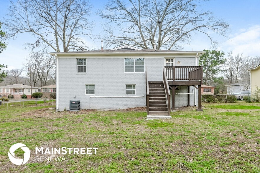 Building Photo - 716 71st Pl S