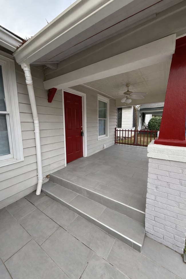 Building Photo - 391 Madison St