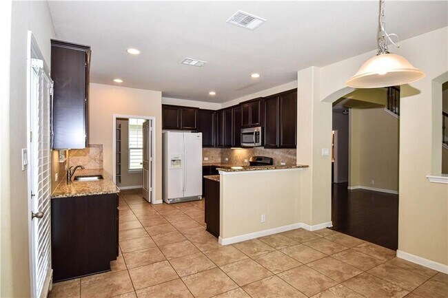 Building Photo - 8548 White Ibis Dr