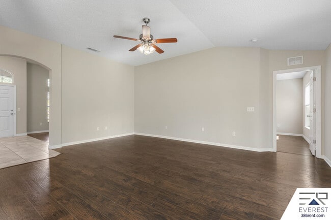 Building Photo - 32 Pierce Ln