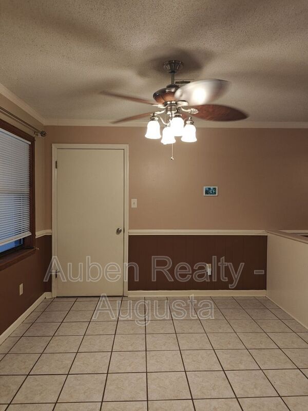 Building Photo - 3718 Byrd Rd