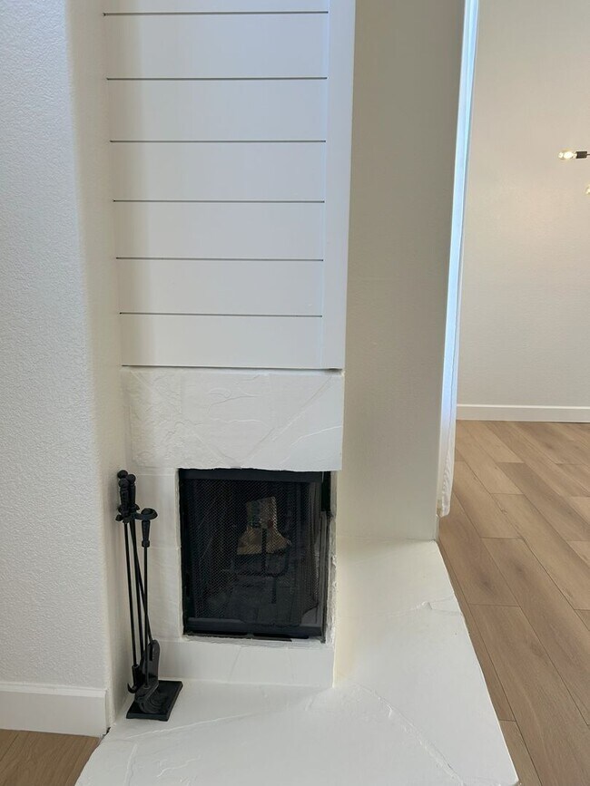 Building Photo - 2 Bedroom/2 bath Condo in the Mission de L...