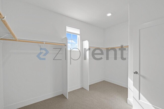 Building Photo - 285 Bear Creek Dr