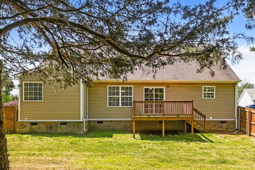 Building Photo - 1127 Sunnycrest Ct