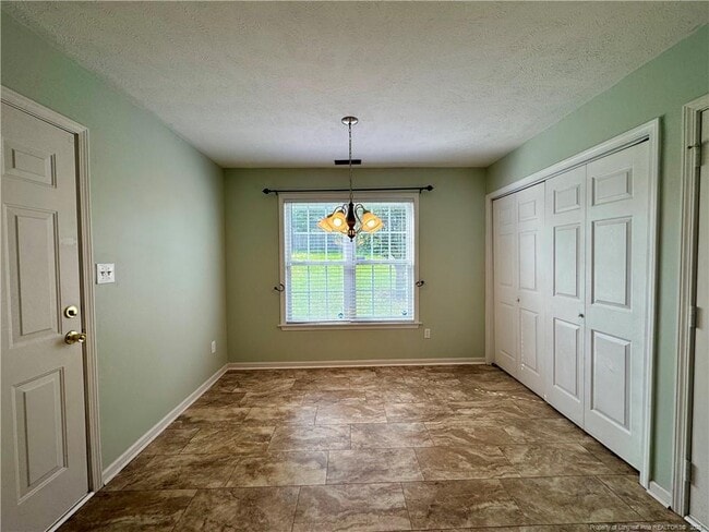 Building Photo - 470 Rushmore Ct