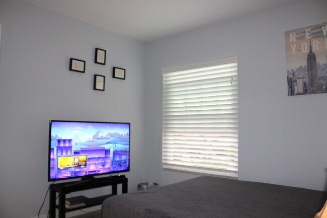 Bed #2 - 7736 Allerton Ave