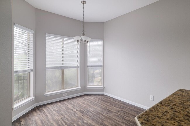 Building Photo - 6000 Shepherd Mountain Cove