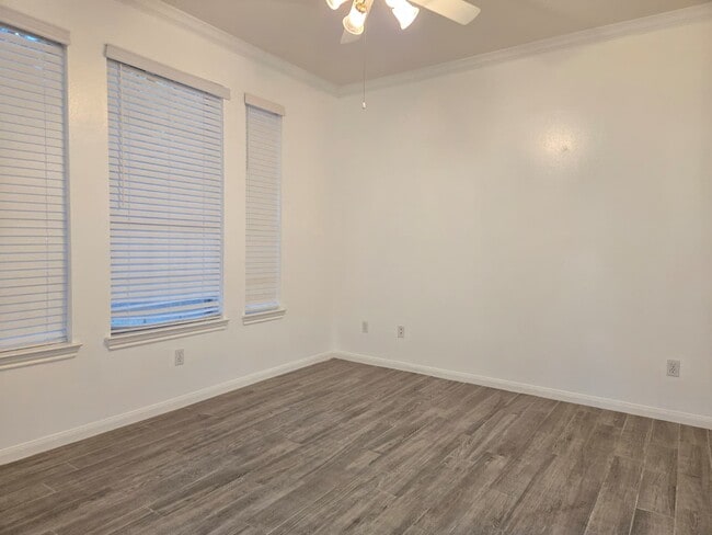 Building Photo - 6007 Bassetdale Ln