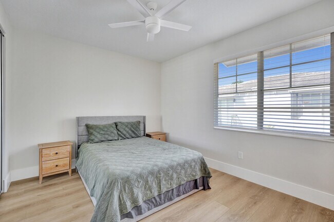 Building Photo - 3600 NW 5th Terrace