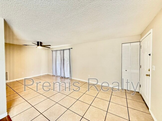 Building Photo - 123 Loblolly Ct