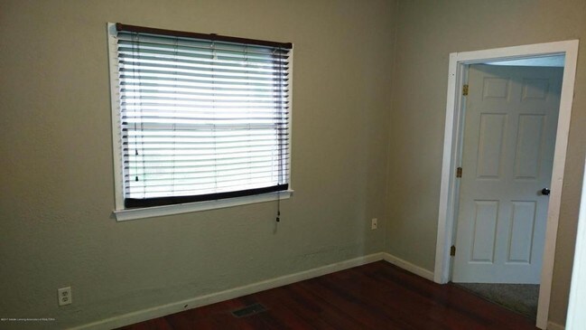 Interior Photo - 1017 N Martin Luther King Jr Blvd