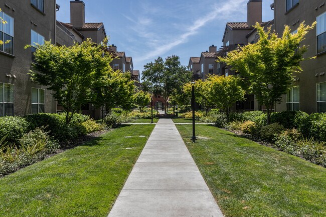 Building Photo - 1306 The Alameda