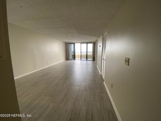 Building Photo - 275 1st St S