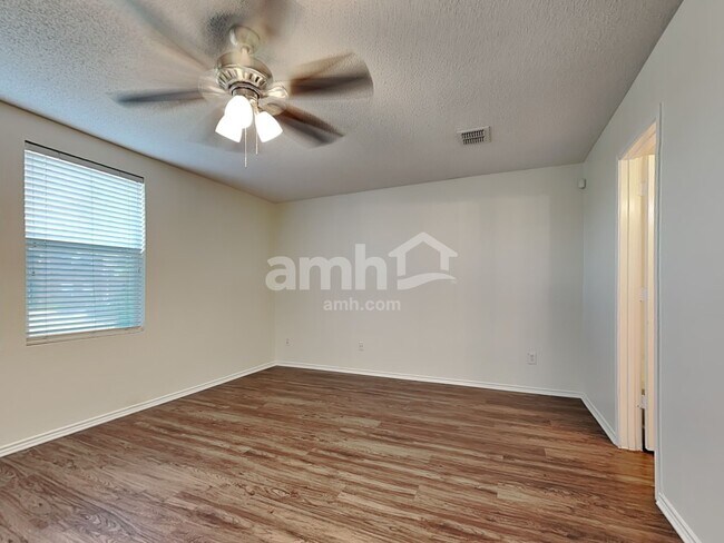 Building Photo - 3030 Dusty Ridge Dr