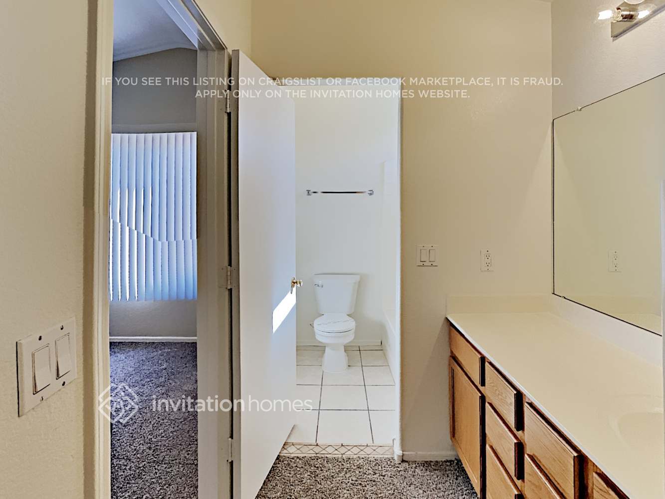 Building Photo - 1035 W 22nd Ave