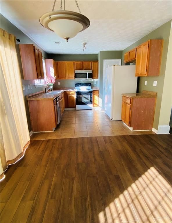 Building Photo - 4280 Hathaway Ct NW