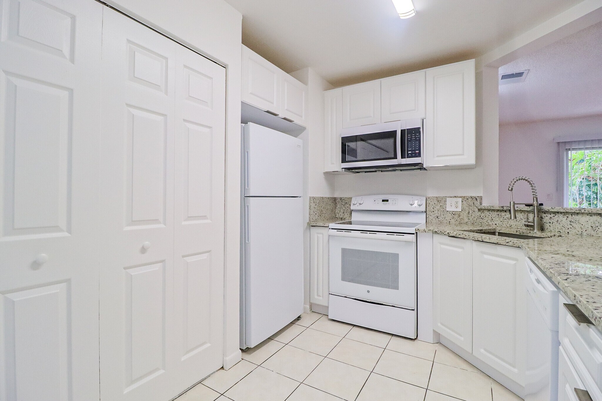 Building Photo - 3453 NW 44th St