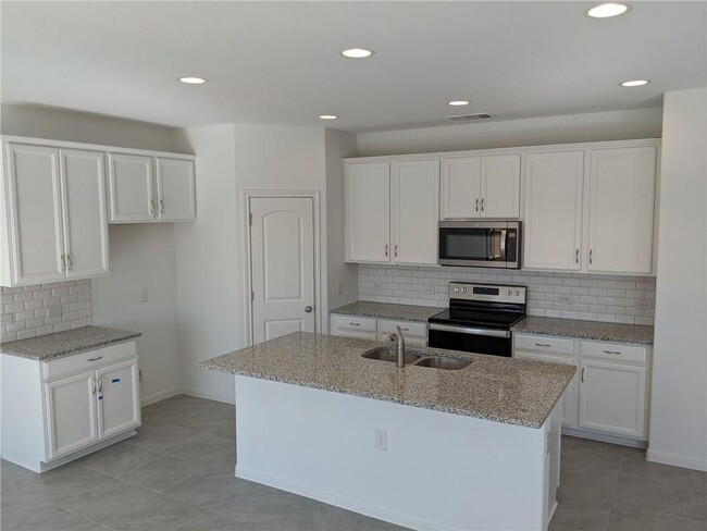 Building Photo - 6705 Routenburn St