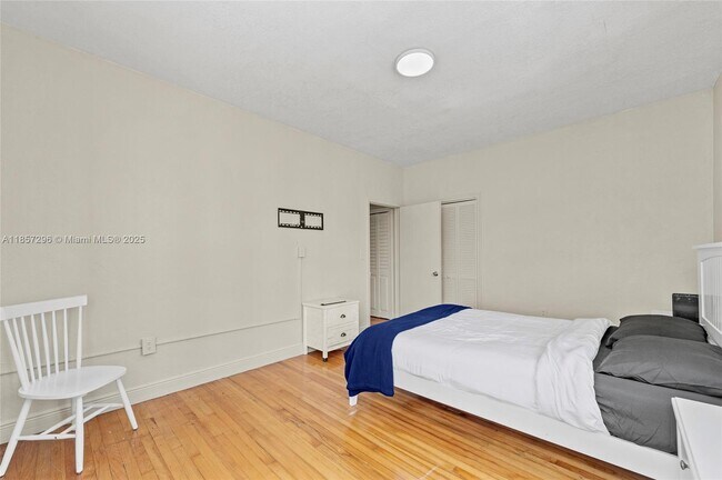 Building Photo - 301 86th St