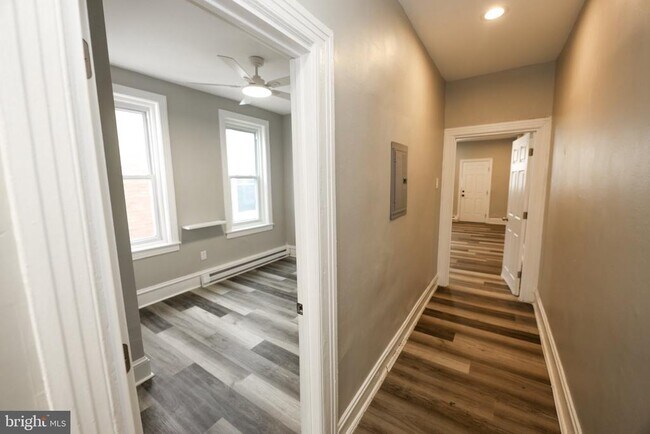 Building Photo - 6044 Catharine St