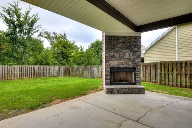 Building Photo - 4 Bedroom 2.5 Bath in Crawford Creek