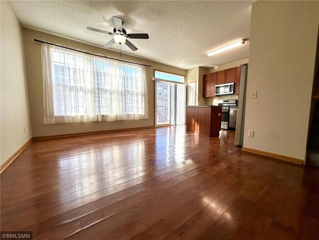 Building Photo - 1760 Riverside Dr