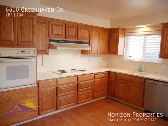 Building Photo - Cozy 2 Bed 2 Bath 1,864sqft Duplex in Gree...