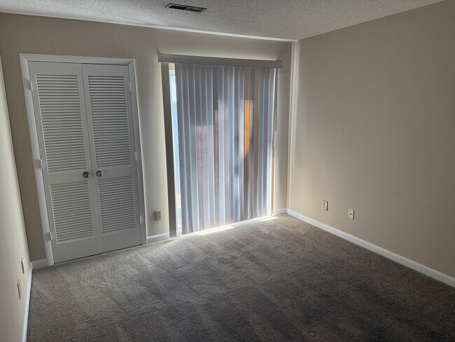 Building Photo - 505 63rd Ave N