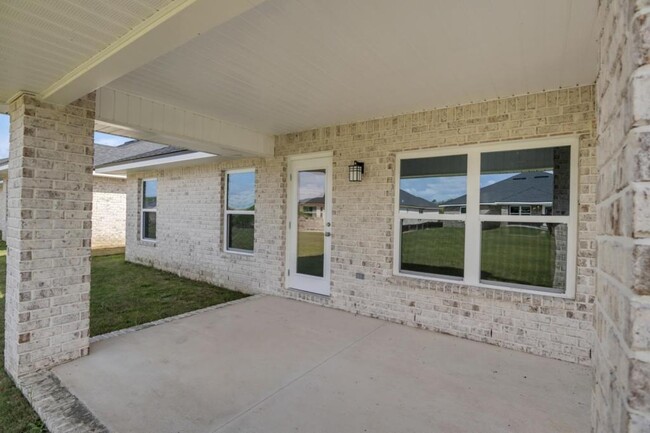 Building Photo - 3840 Redbud Wy