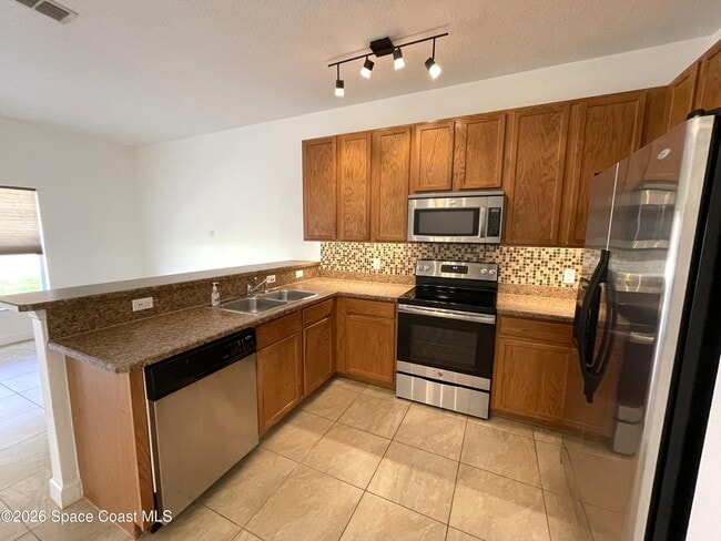 Building Photo - 2600 Revolution St