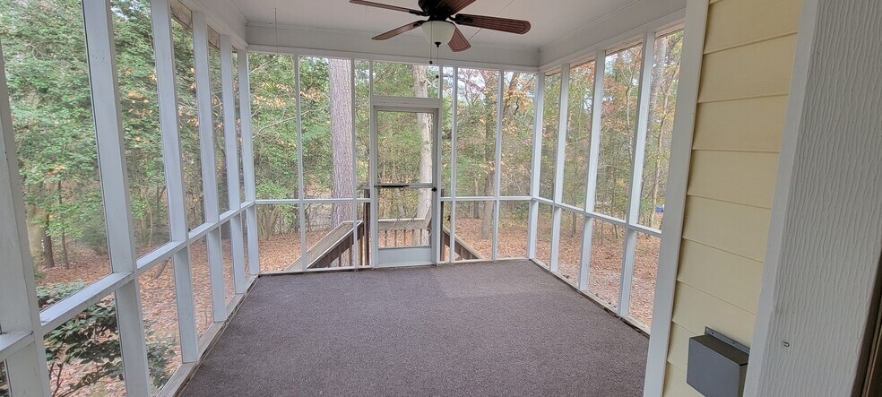 Building Photo - 105 Amick St