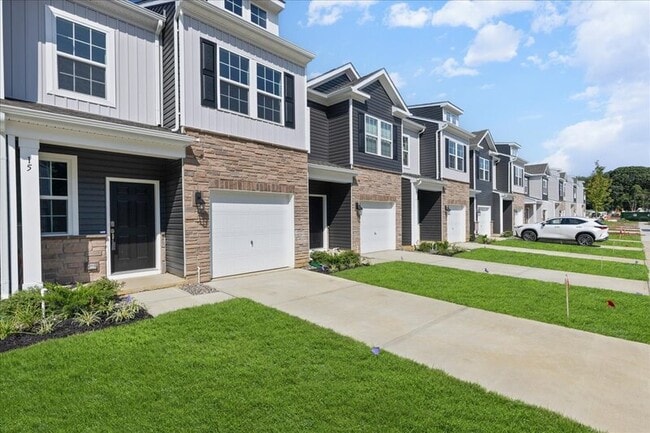 Building Photo - 15 Whaler Dr