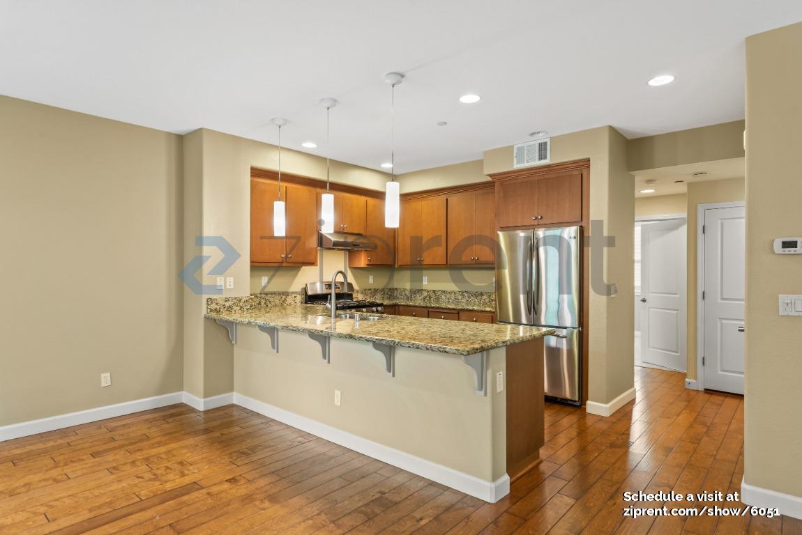 Building Photo - 937 Glen Valley Terrace