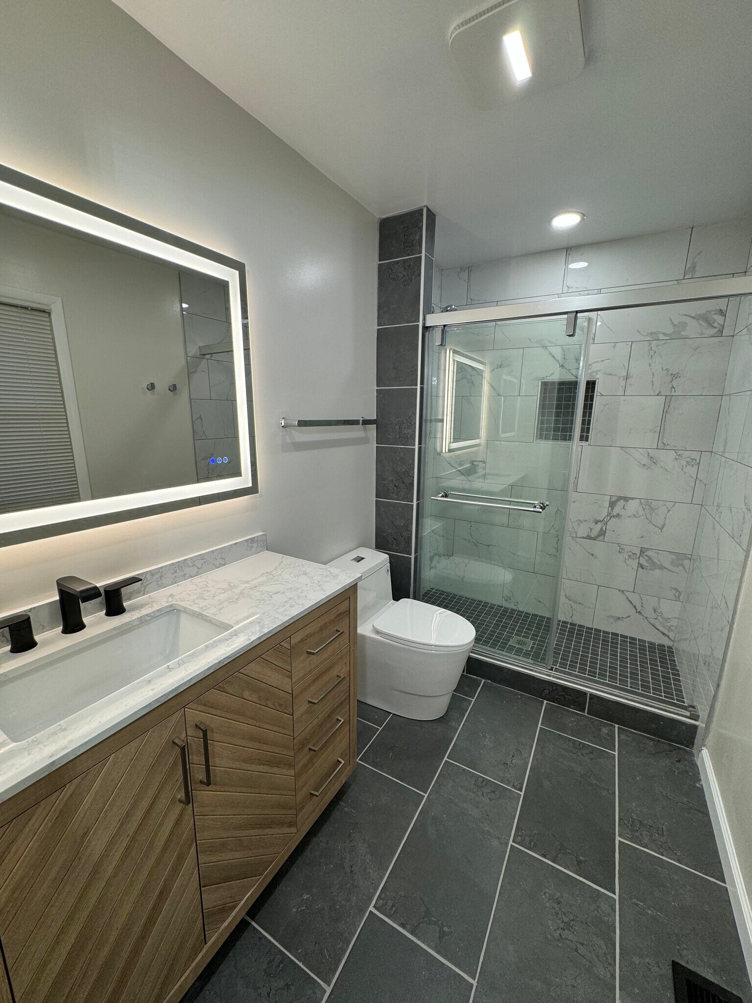 primary on suite bathroom - 1013 Mountfort Ct SW
