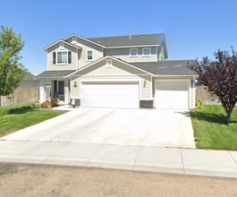 Building Photo - Spacious Home w/3-Car Garage on a Cul-de-Sac